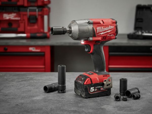 Boulonneuse Milwaukee: alliez puissance et ergonomie